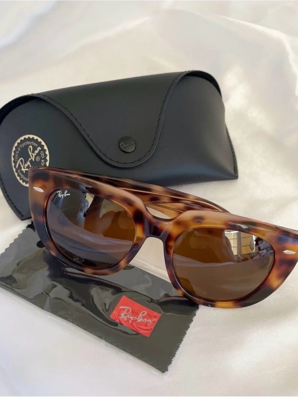 Ray-Ban NWT Tortoiseshell Cat Eye Sunglasses - Brown Tortoise Frame